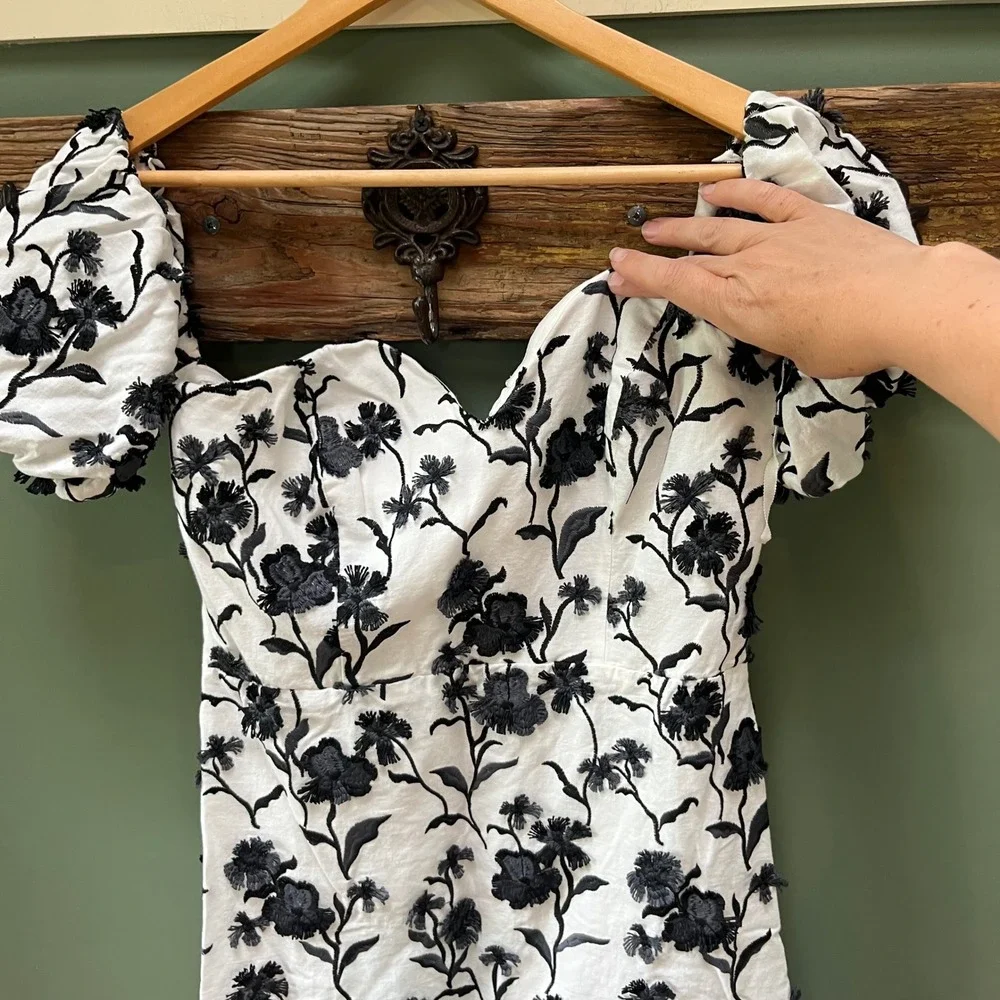 Anthropologie Black White Floral Embroidered Linen Puff Sleeve Top US 14
